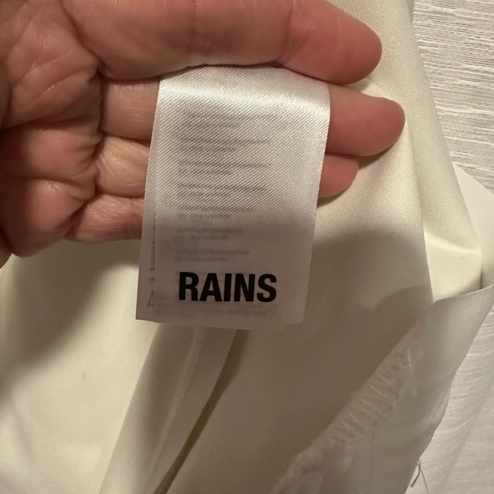 Rains White Coat with hood Accent - Picture 5 of 13